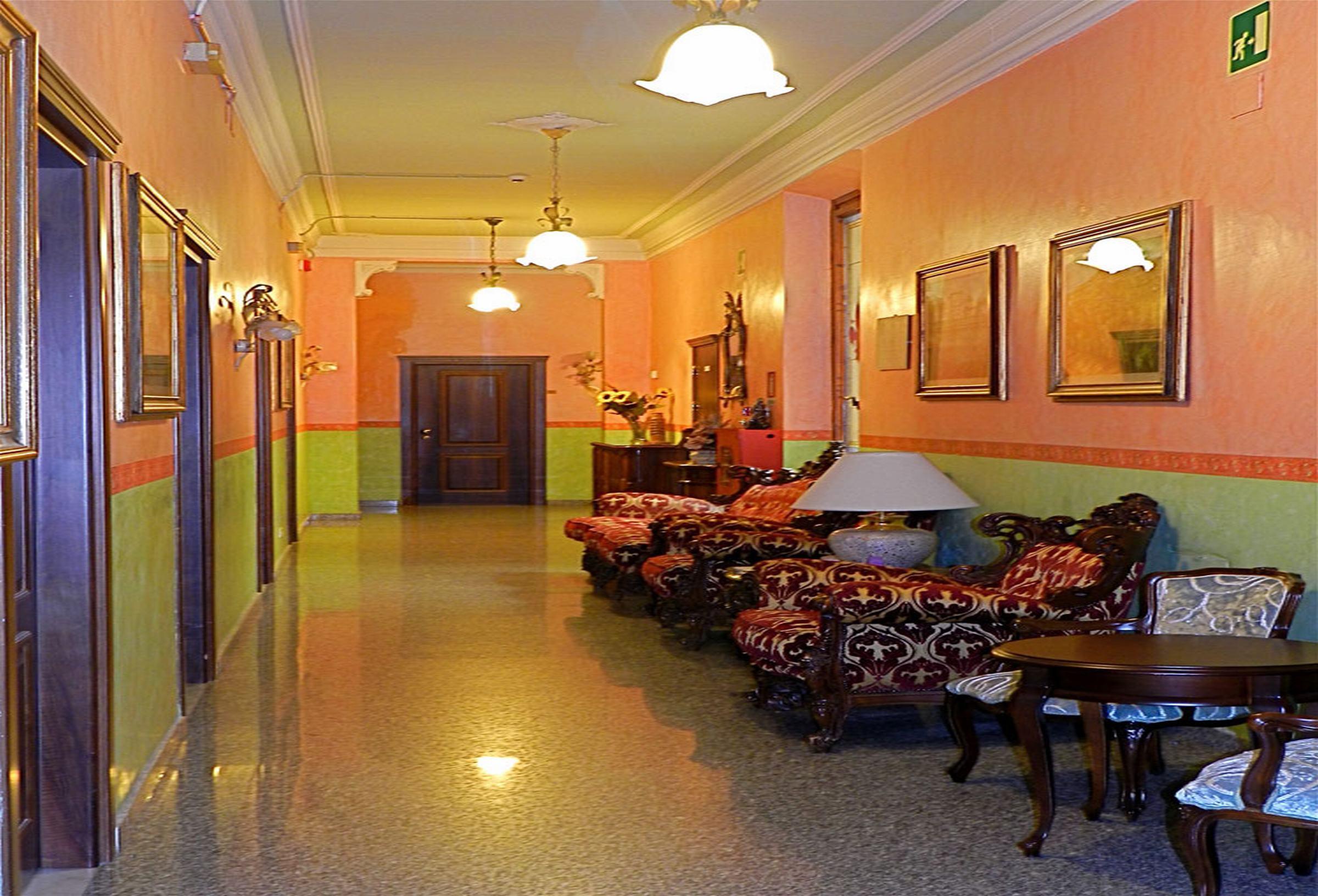 Hotel Desiree Florenţa Exterior foto