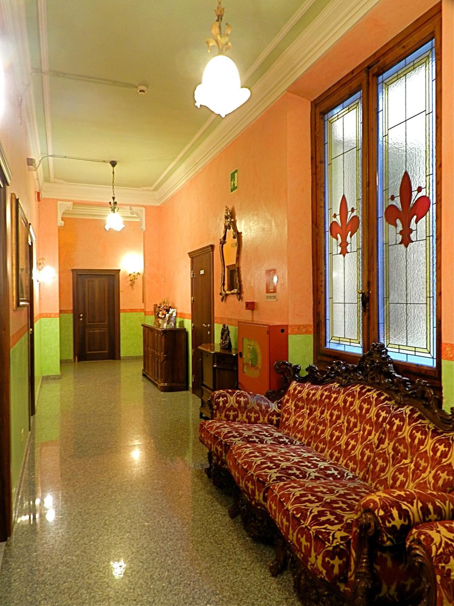 Hotel Desiree Florenţa Exterior foto